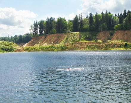 Озеро около поселка Новоселье