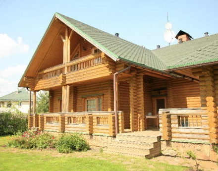 Дома в поселке Якиманский залив