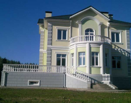 дом в поселке Белая гора