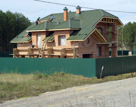 Дома в поселке Cолоновка