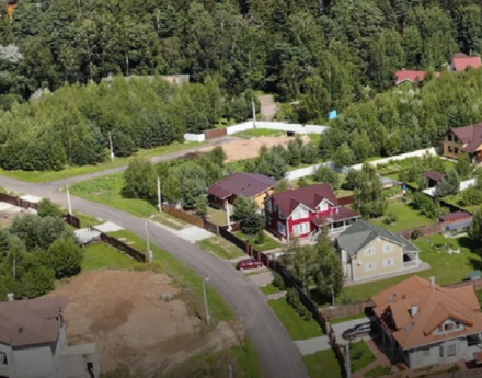 Виды Солнечный