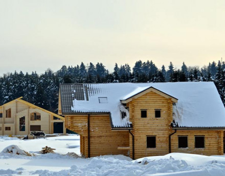 Строительство домов в поселке Славенка