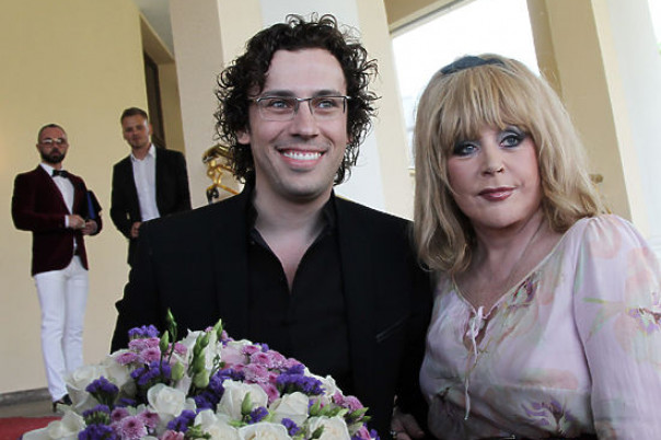 Тайны замка Пугачевой и Галкина: как звезды живут в Грязи