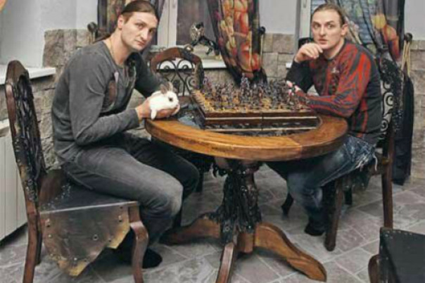 Где живут братья Запашные