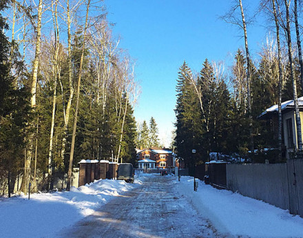 Дорога в поселке Истринский лес