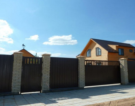 Дома в поселке Оборенское поместье